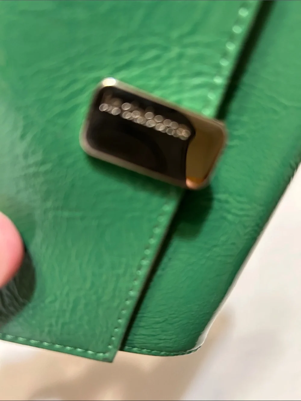 Liz Claiborne Emerald Green Leather Fold Wallet with Gold Tone Clasp